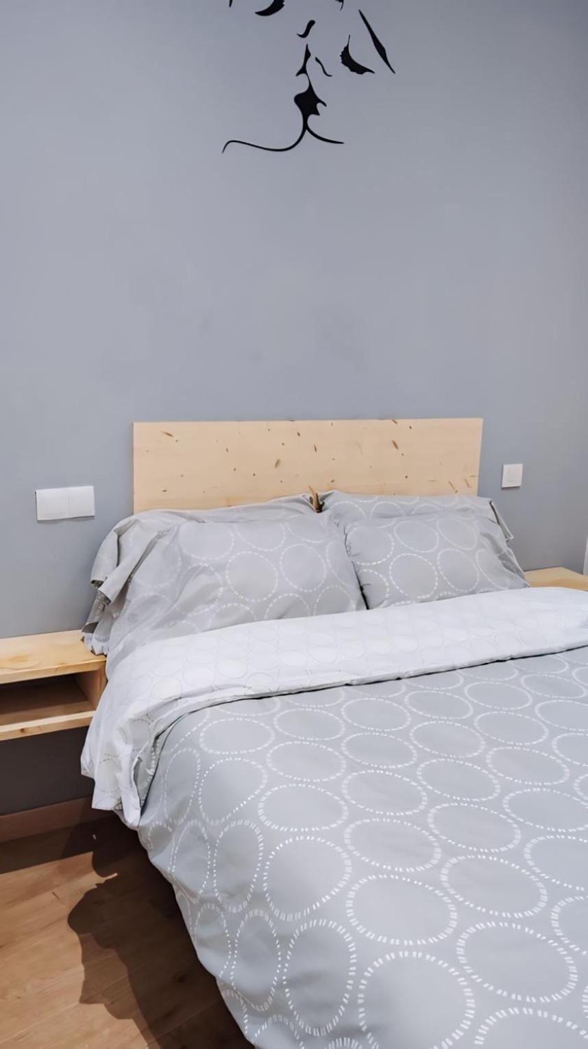 Centrico Apartamento Con Patio Madrid Eksteriør billede