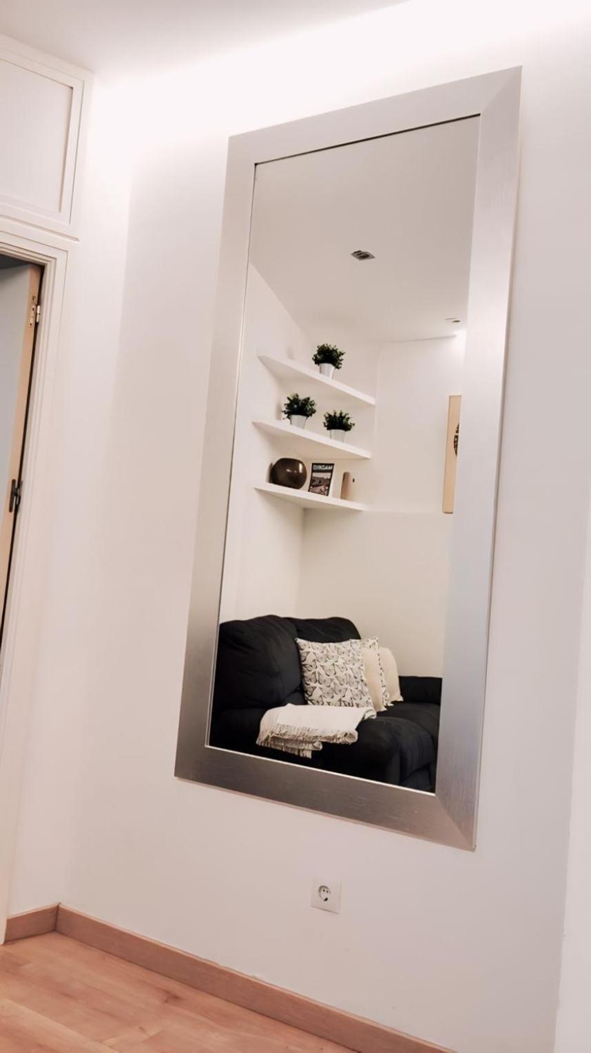 Centrico Apartamento Con Patio Madrid Eksteriør billede