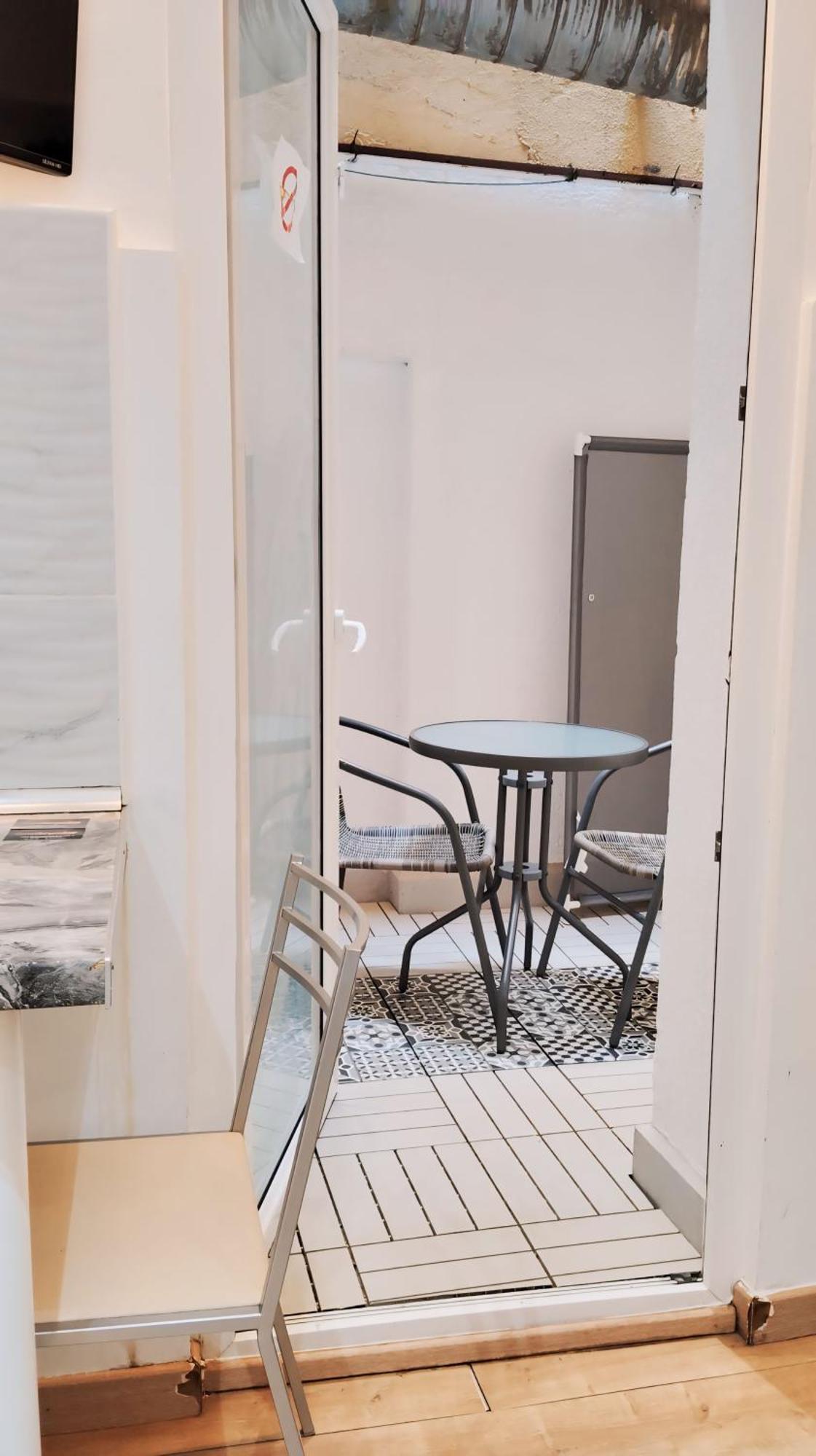 Centrico Apartamento Con Patio Madrid Eksteriør billede